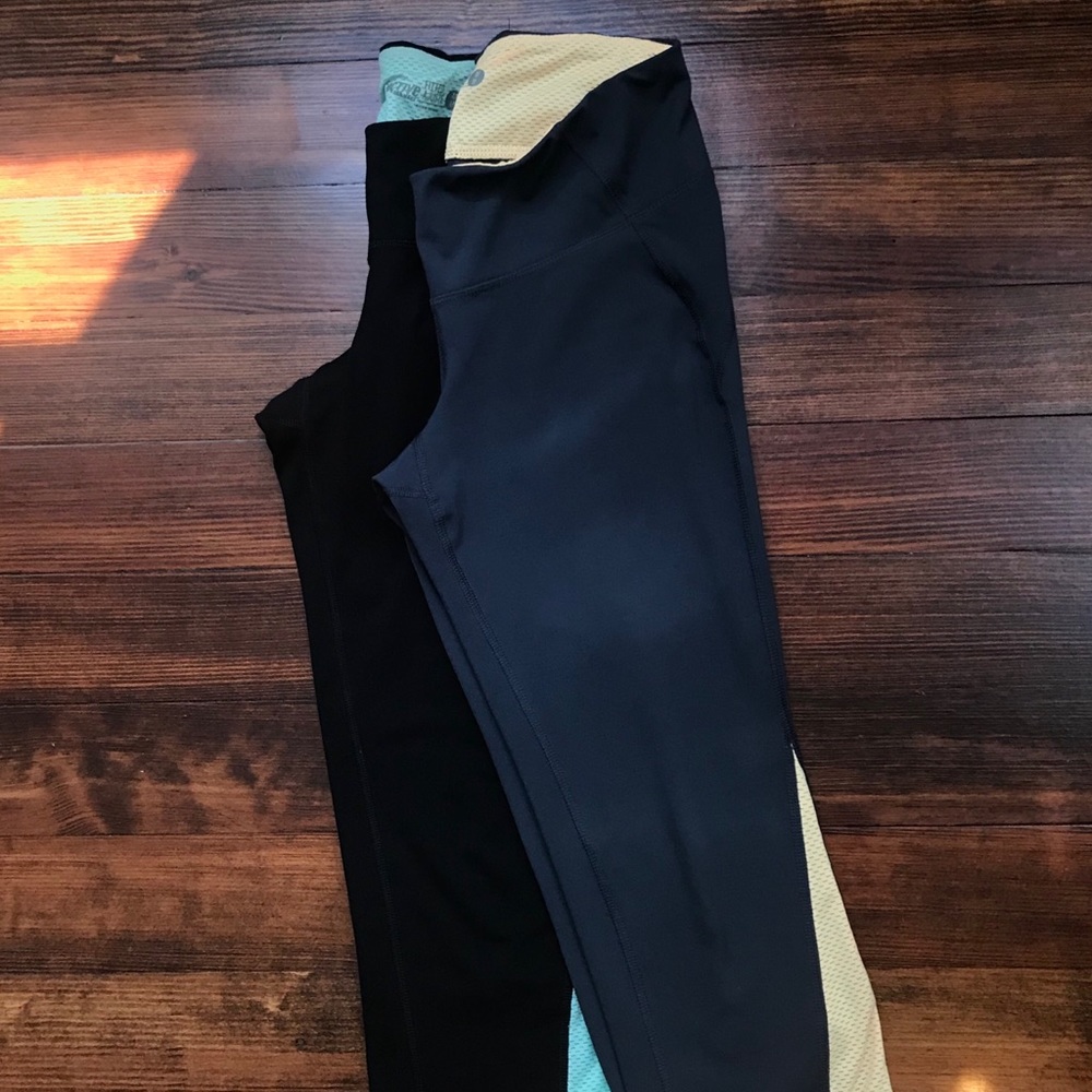 2 Fitted Activewear Leggings black and grey!!